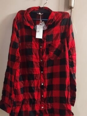 Red & Black Buffalo Plaid Button-Up Shirt